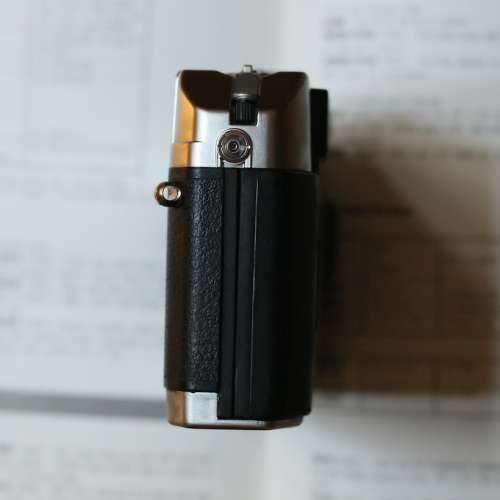 Voigtlander Bessa-R Full-Frame Film Camera - Light Meter, Leather Half Pouch