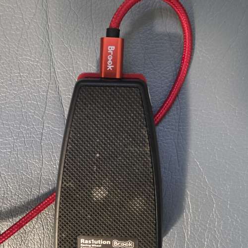 Brook Raslution (型號：ZPP0053) 是一款賽車方向盤轉換器，允許用戶在多個不同的遊...