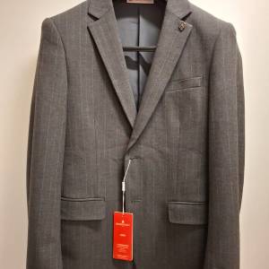 Montagut (夢特嬌)西裝一套