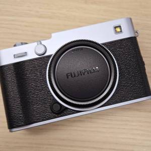 新淨fujifilm x-e5 銀色 淨機身 跟鏡/配件