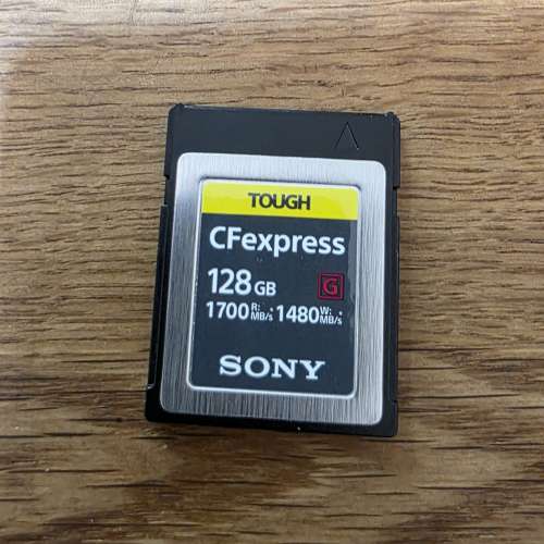 TOUGH CFEXPRESS 1700MB 128GB連SANDISK 128GB