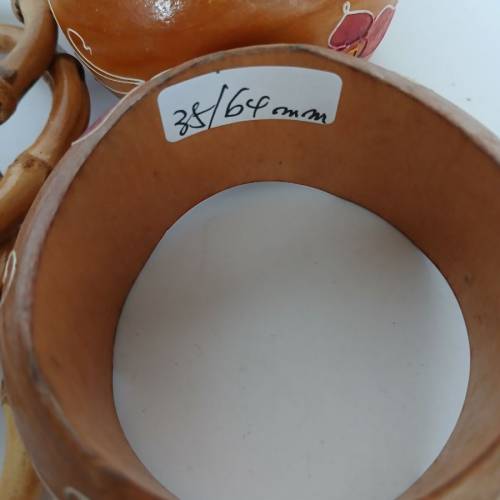 一手六隻 竹及木手鈪 清貨 共售180元， 歡迎出價。no.D31.1.26