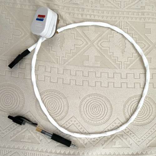 可以提升播放畫質及音效！靚鍍銀8字頭電源線 兩條，全新！