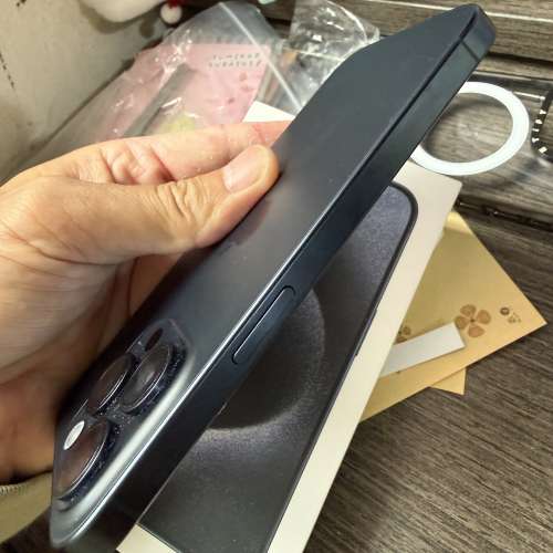 iPhone 15pro 256gb,港行雙卡極新，電池健康度88，完美冇花，所有原裝，所有功能正常...