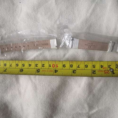 Solvil et Titus 鐵達時 genuine leather Strap .white color