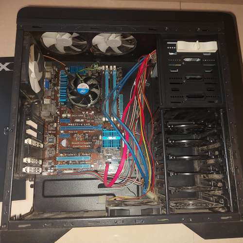 屯門良景輕鐵站交收 3RSYS L1300 K-Rex K-REX 電腦機箱+DVD+圖中5把風扇 (不連圖中...
