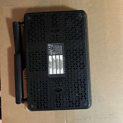 NETGEAR R6220 ROUTER