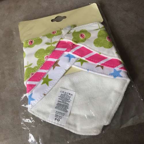 MOM's CARE Baby Bibs 3pc/set 4030-12 NEW 全新 嬰兒三角巾 Size : 38&times;16cm