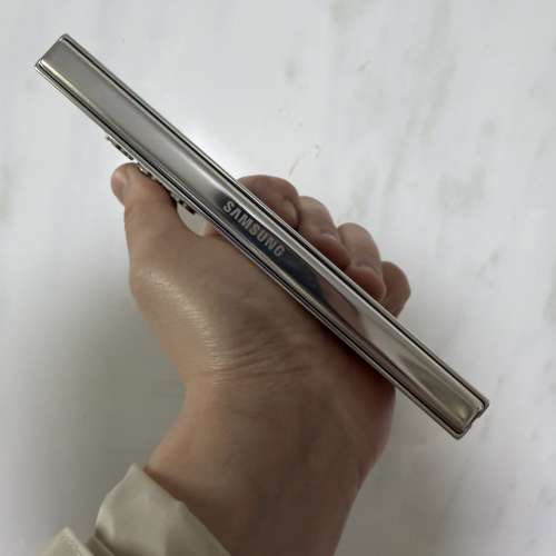 全網最平🔥Samsung galaxy fold 5 12+1TB美版單卡+esim白色