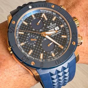 9成新 市場少有 現行型號 定價 JPY495,000 頂級旗艦型號 120響重厚感亮麗藍色陶瓷圈...