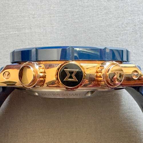 9成新 市場少有 現行型號 定價 JPY495,000 頂級旗艦型號 120響重厚感亮麗藍色陶瓷圈...