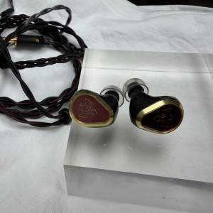 vision ears ph&ouml;nix 紅金鳳凰 phoenix 有原裝線（2.5mm) 跟pw audio 射手座 4.4線