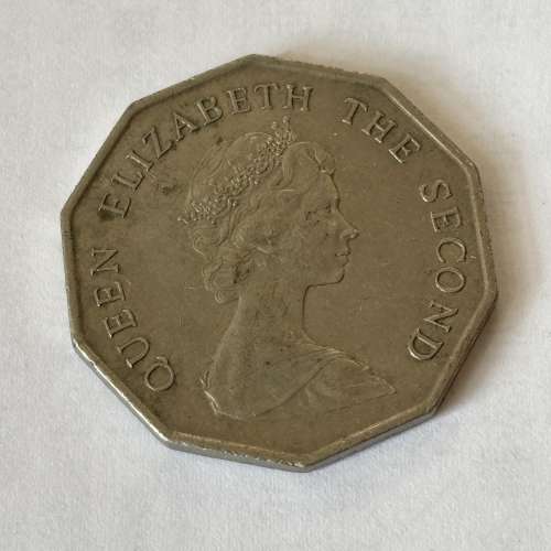 1976年伊利沙伯二世女皇頭 十邊形 $5 伍圓硬幣