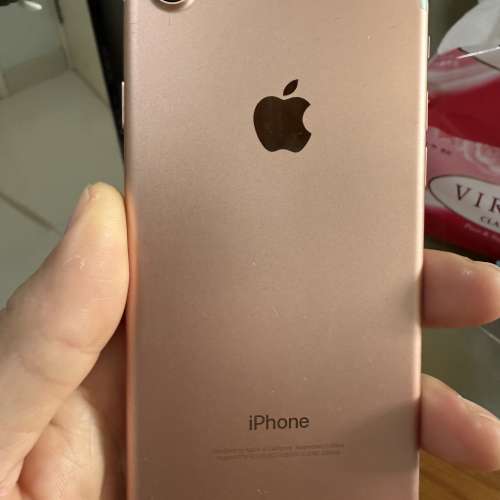 90%新 I Phone 7 玫瑰金，亞黑（128GB)可以用壞蘋果，三星，LG交換！