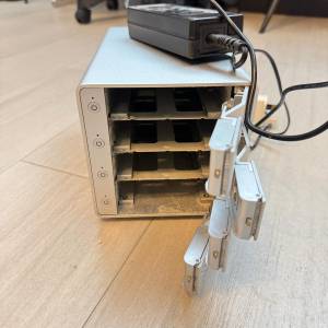 世特力多盤位硬碟盒獨立電源開關USB3.2 Type-C介面單盤24TB硬碟