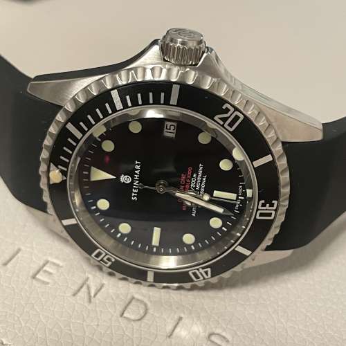 Steinhart ocean one red