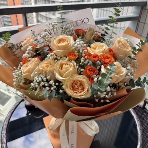 11朵雙色玫瑰鮮花花束