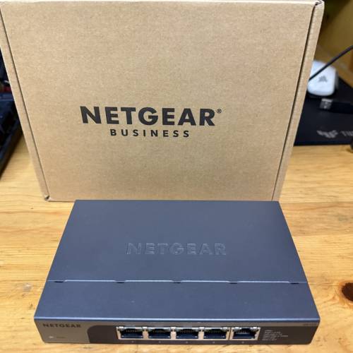 Netgear MS105 Multi-Gigabit Unmanaged Switch 5-Port 2.5G RJ45