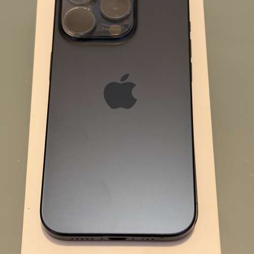 iPhone 15 pro 深藍色 1TB