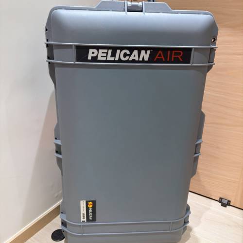 二手Pelican Air 1615 TP 間格 連上蓋網袋 灰色