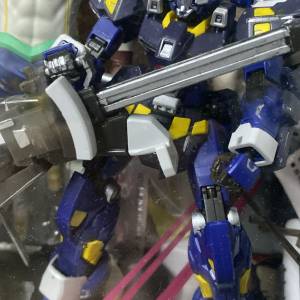 機械人大戰  模型 有上到小小銀色