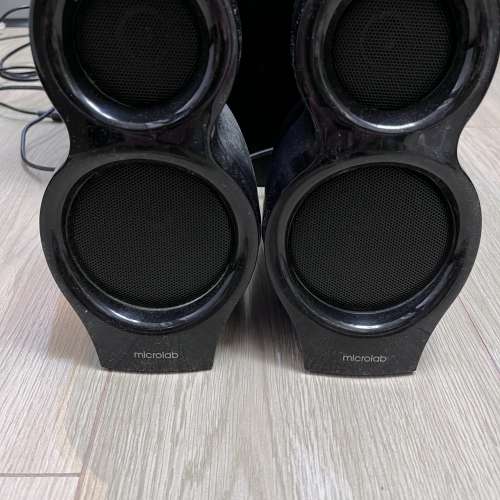 Microlab 2.1 聲道揚聲器
