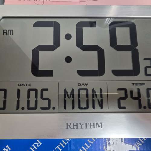 * 日本 * Rhythm * 麗聲＊中形 *  * 數字石英 鐘 *