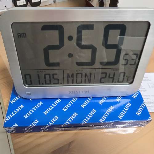 * 日本 * Rhythm * 麗聲＊中形 *  * 數字石英 鐘 *