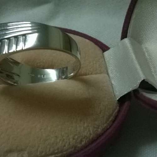 出售 周生生18K白金鑽戒 (男裝)