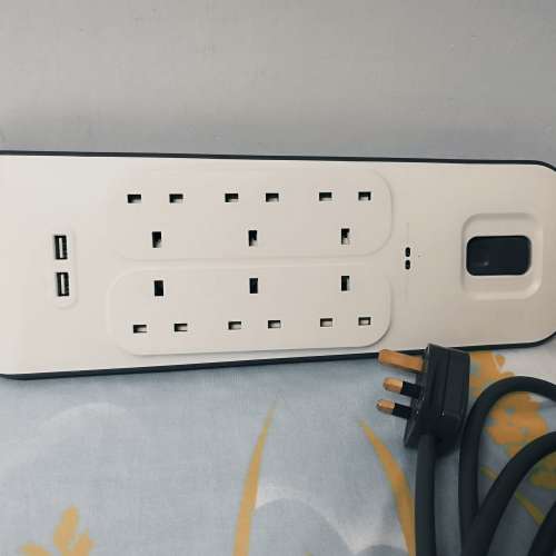 Belkin 6插蘇位防雷保護拖板 (BSV604sa2M) 原裝行貨--二手全正常--2.4安倍, 2個USB...