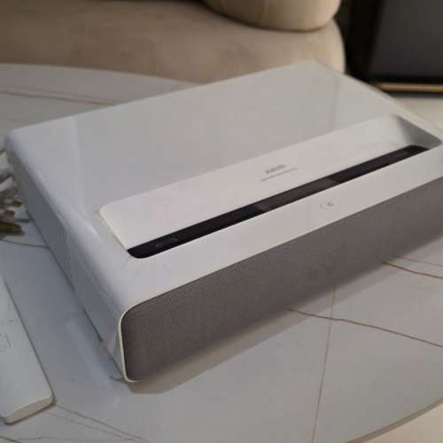 120寸短投-1400ANSI流明-小米全色激光投射國際版