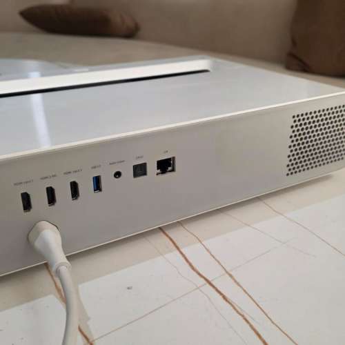 120寸短投-1400ANSI流明-小米全色激光投射國際版