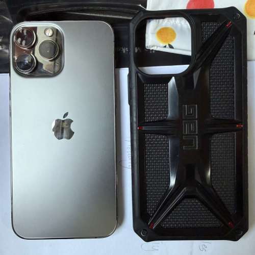 iPhone 13pro max 256gb,港行雙卡,電池健康度98，所有功能正常！全套齊！不議價、