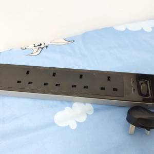 13A拖板Targus Smartsurge4--香港通用--插蘇位防雷保護拖板--原裝行貨--二手全正常...