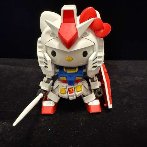 GUNDAM HELLO KITTY 模型  已組裝