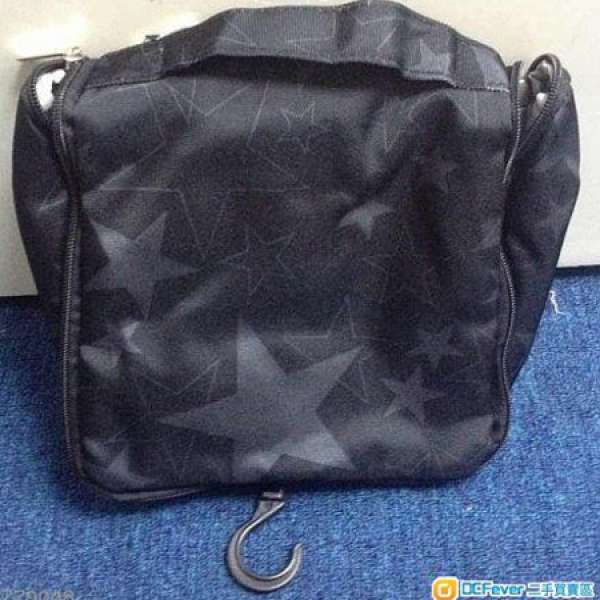 Bossini。浴室/化妝 收納包.Band New 全新w全新