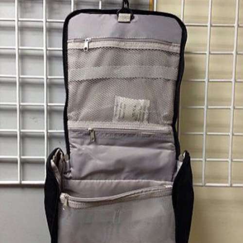 Bossini。浴室/化妝 收納包.Band New 全新w全新