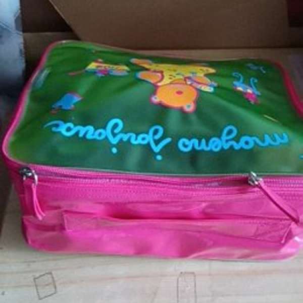 CLAIRE. 儲物手挽袋-25x30x13高Cm    可以旅行用  全新--