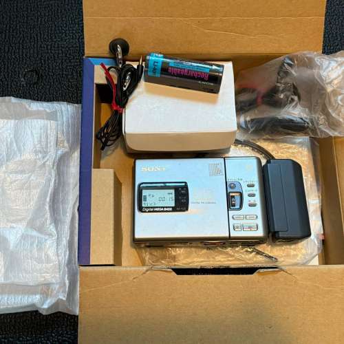 Sony MZ-R30 Sony 第四部錄放機