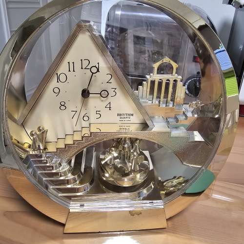 * 日本制 * Rhythm * 麗聲＊座枱 *  動感公仔 鐘 *