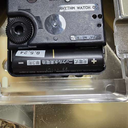 * 日本制 * Rhythm * 麗聲＊座枱 *  動感公仔 鐘 *