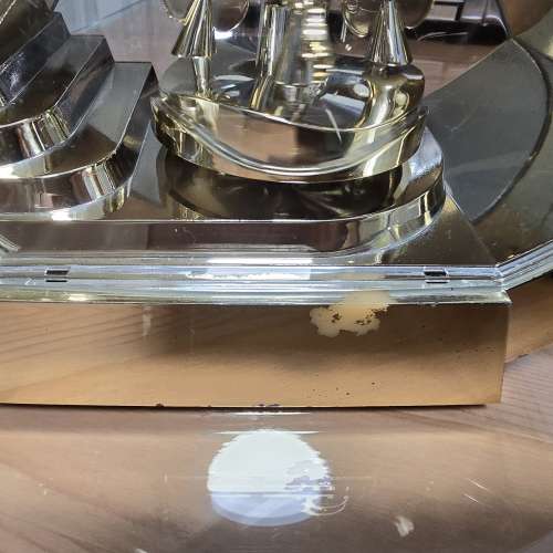 * 日本制 * Rhythm * 麗聲＊座枱 *  動感公仔 鐘 *