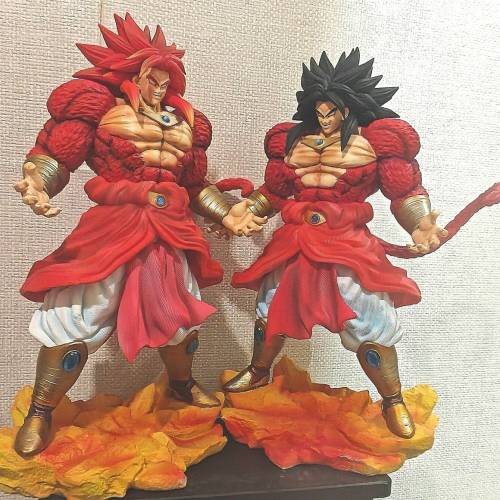 全新龍珠(超級撒亞人4布洛尼紅髪/黑髪)比例1比4套裝貨品