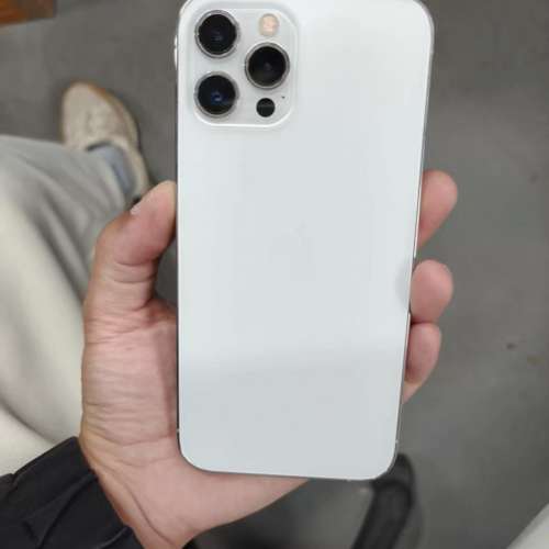 iPhone 13 pro max 1tb 電池效能96 ％，送Magsafe Case及玻璃貼