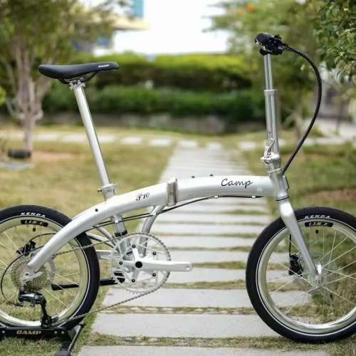 2026 新款 CAMP P10 10速 油剎20吋406鋁合金折叠車 送水架前後蛙燈叮叮