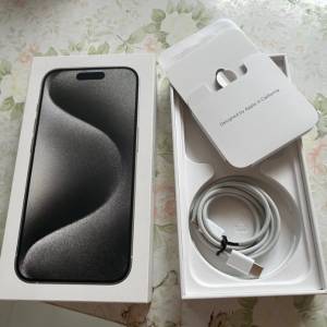 iPhone 15 PRO 256G, 99% 新，電 88%, 齊包裝配件，香港行貨