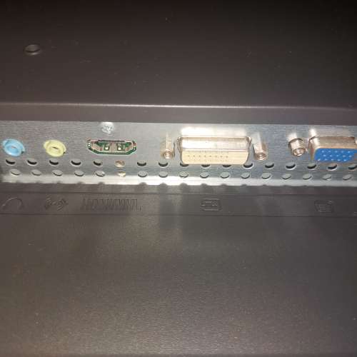 屯門良景輕鐵站交收 Viewsonic 24" 內置喇叭 Full HD MHL LED顯示器