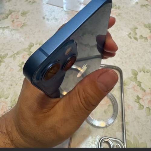 iPhone 13 256G, 99% 新，電 89% 齊包裝配件，香港行貨