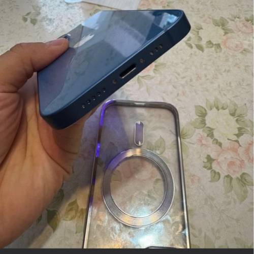 iPhone 13 256G, 99% 新，電 89% 齊包裝配件，香港行貨