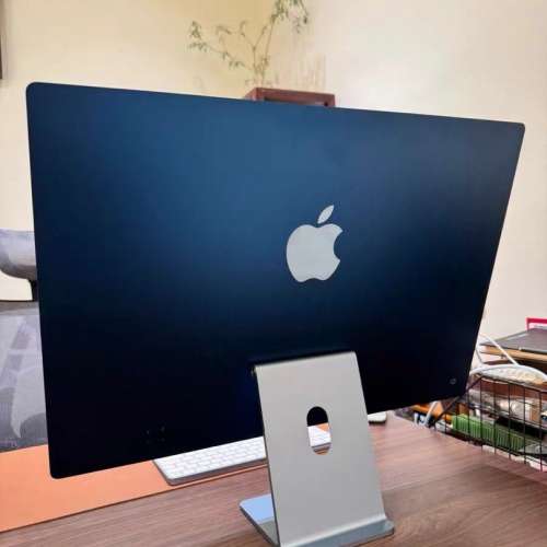 Apple iMac 24 inch M1 8-Core CPU / 8-Core GPU / 8GB Unified Memory / 256GB SSD